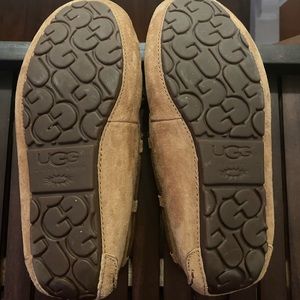 Fuzzy Ugg Slippers! Like new!